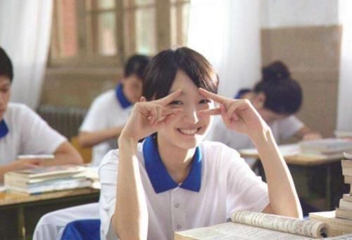 妈妈|初中女孩早恋,妈妈拉着孩子去买了件衣服,孩子乖乖分手