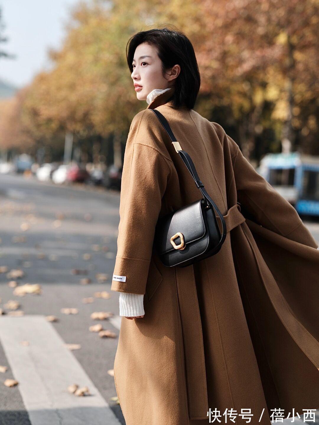 惊艳感|普通人如何将大衣穿出“惊艳感”?借鉴这4款造型,真的高级优雅