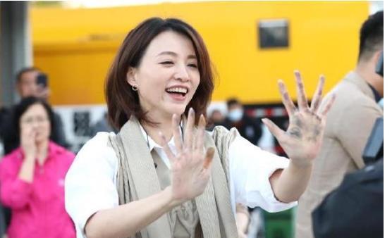 董卿落选十佳主持人,观众:不影响她在央视的位置