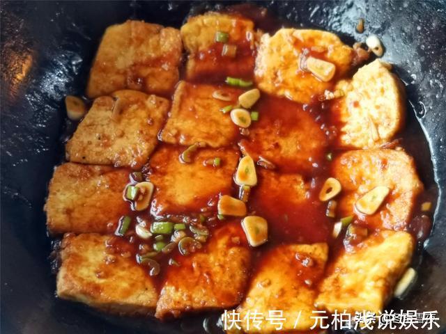 水淀粉|家常豆腐的做法,教你小窍门,豆腐金黄不碎还入味,没有肉也好吃