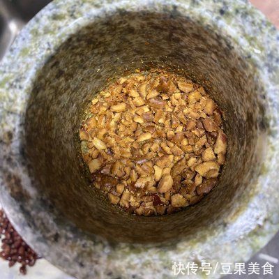 口水鸡一天不吃就馋，几块钱一斤，特美味