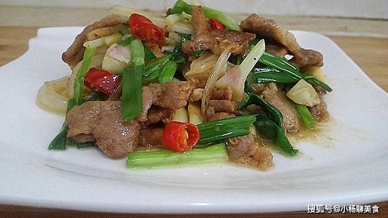 炒肉时加3样东西，炒出来的肉片香嫩爽滑，比饭店的还好吃