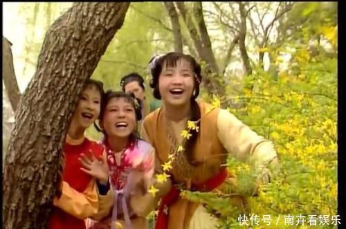 袭人|她是宝玉四大丫环之一，却莫名其妙失踪了，其实曹雪芹早有交代