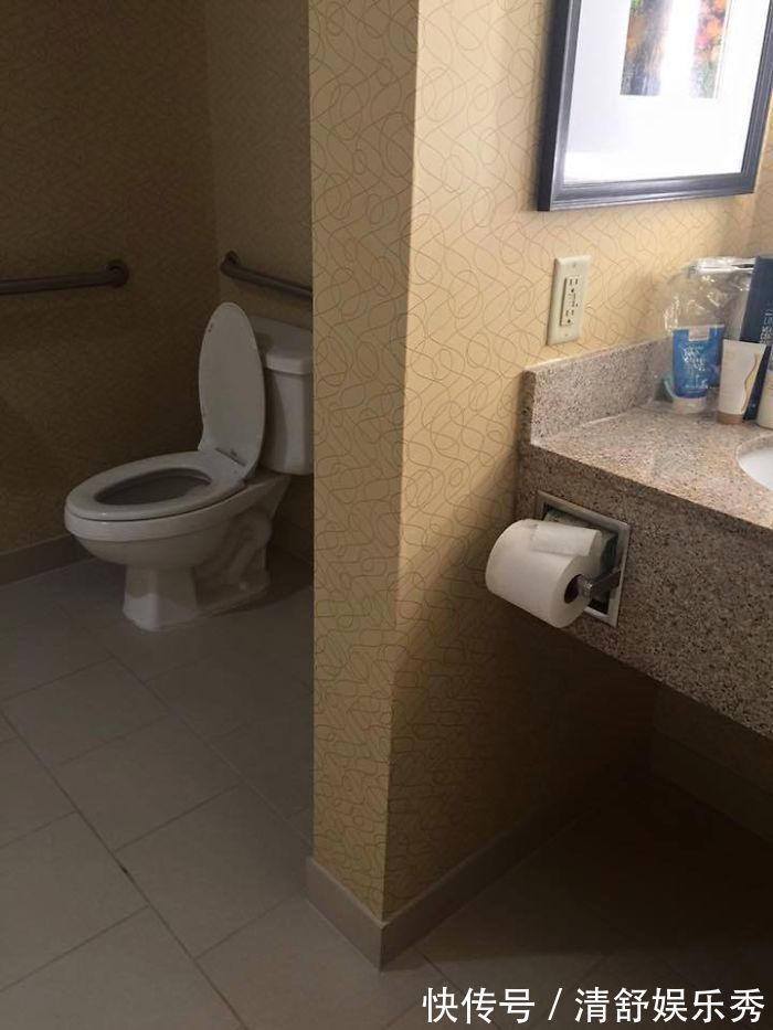 冰淇淋店|30间地狱般的卫生间设计,可能设计师从未上过厕所,开开眼界吧!