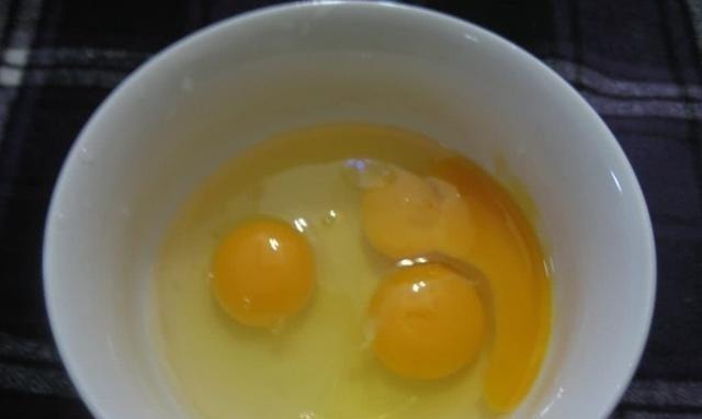 蒸鸡蛋羹,别只知道加温水,滴上几滴“它”,蛋羹细滑无蜂窝