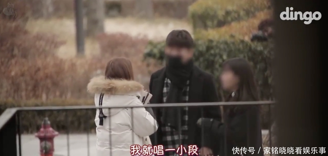 一群被打码的路人,竟然把人搞哭了