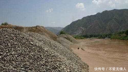 长江江底有种宝贝,需要特殊工具来提取,专家说:这种生意不能做