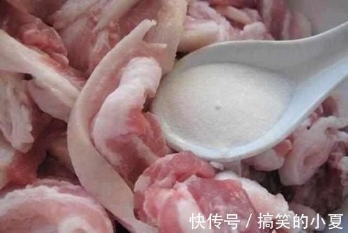 一斤五花肉10个鸡蛋,炸出的效果简直太棒了,不信就试试