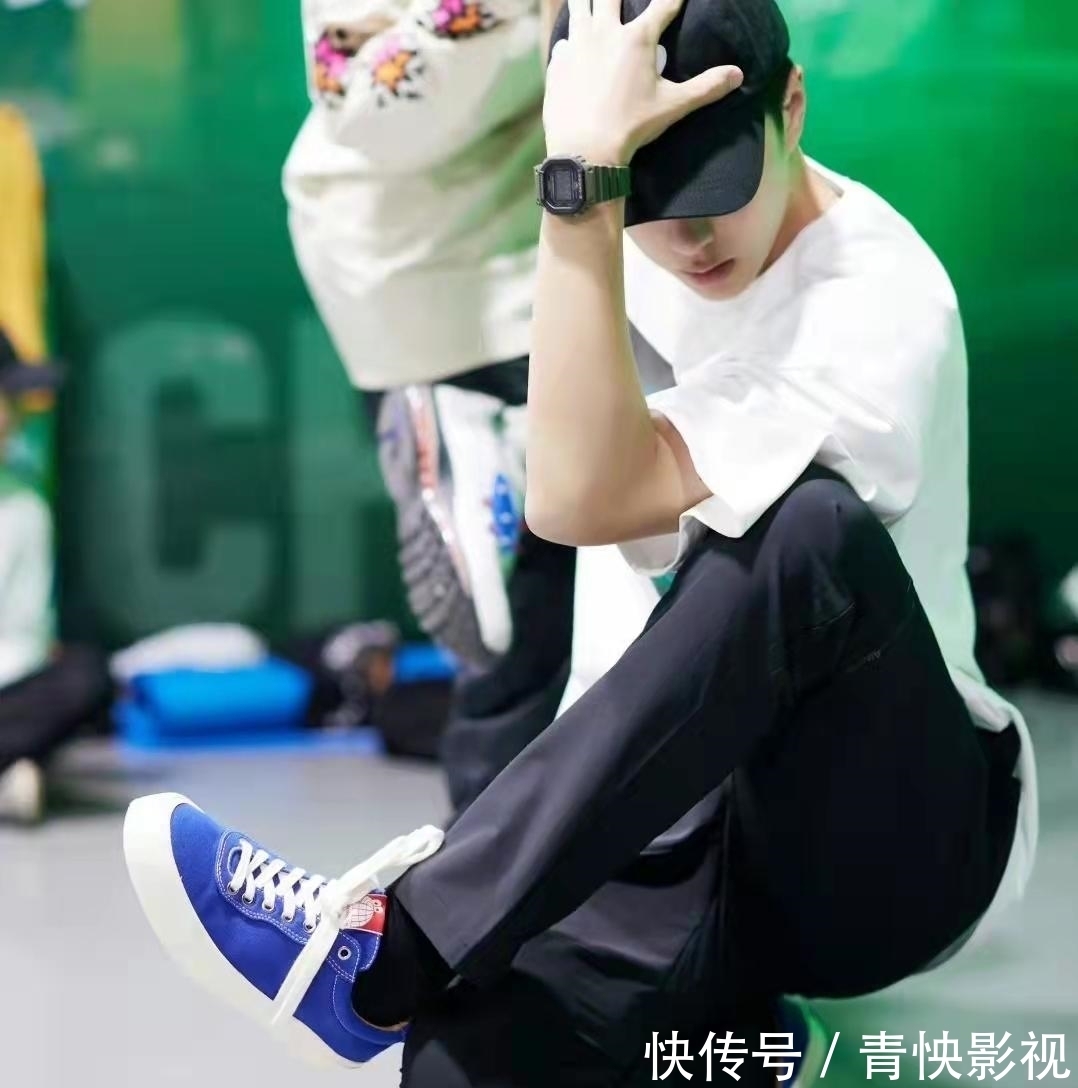 这就是街舞|王一博舞蹈battle，浑然不知身后海哥已经下线，一不小心又变成个人solo