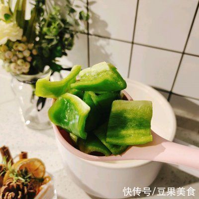 几分钟搞定「辣椒炒牛肉」，一步就搞定
