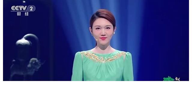 央視主持人龍洋雙線開花：新聞節(jié)目成門面，文藝類節(jié)目也沒有缺席