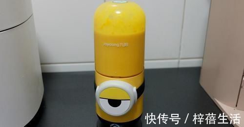 不用烤箱就可制作好吃的早餐蛋糕,简单轻松,直接告别喝粥式早餐