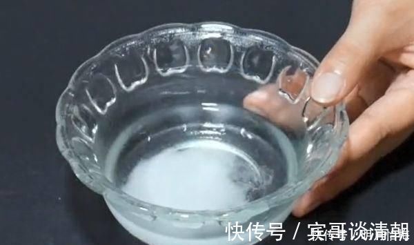 灰尘|床垫睡久了螨虫成窝，教你一个土方法，螨虫灰尘一起除