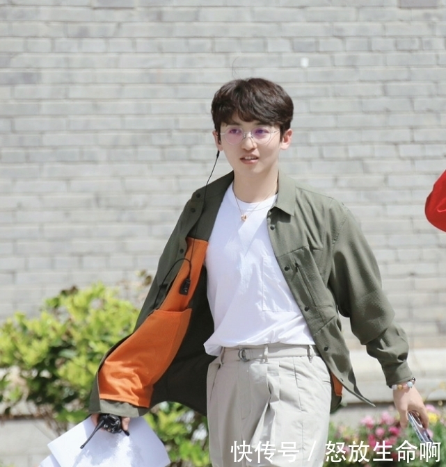 姚译添|宋雨琦刚回归《奔跑吧》时,谁注意她对姚导说了啥?我没听错吧