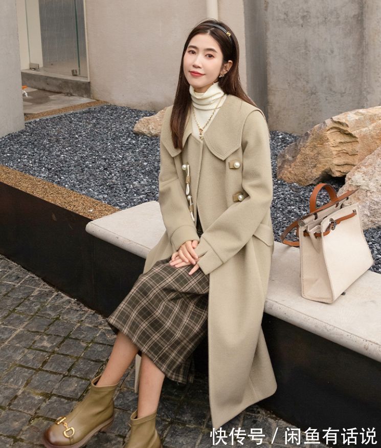 中年女人|个子不高的中年女人,穿大衣尽量别搭阔腿裤,配半裙才优雅又显高