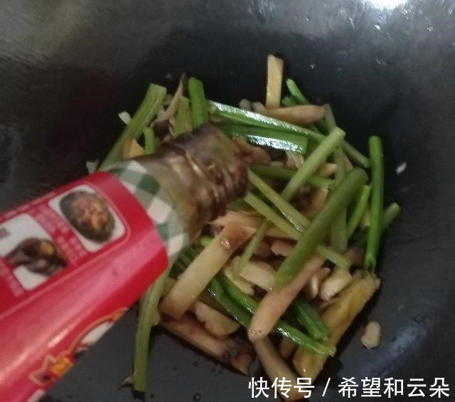 芹菜炒杏鲍菇！