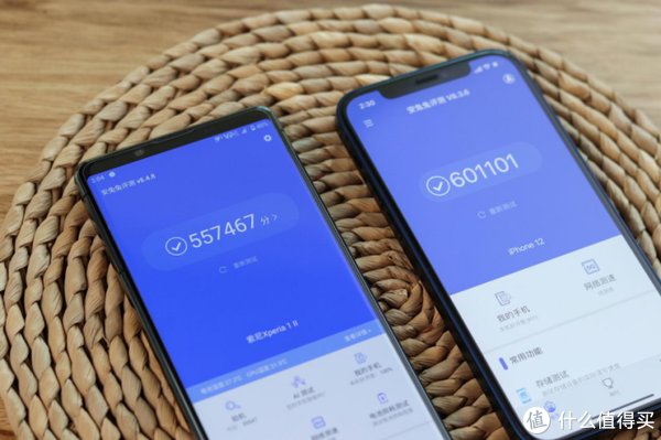 碰撞|手机上手体验 篇五十四：顶级硬件之间的碰撞，iPhone 12 VS 索尼 Xperia 1 II