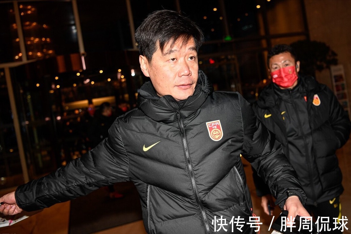 费南多|艾克森拒绝为国足出战,李霄鹏高情商回击,里皮爱徒后悔也晚了