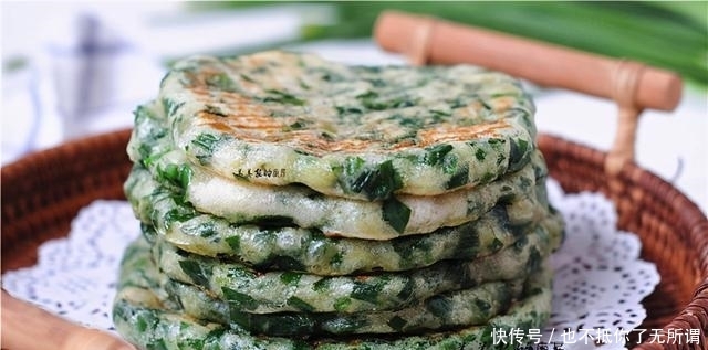 韭菜饼松软有诀窍,教你饭店不外传做法,个个柔软蓬松,真解馋!