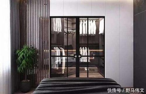 发霉|头一次见有钱人家设计这种衣柜,漂亮又实用,真后悔我家才发觉