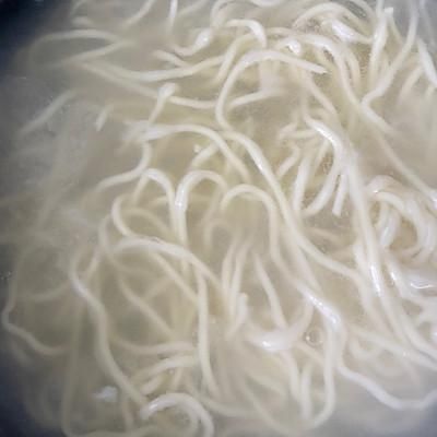 别怪我没提醒你,这道肉丝炒面一吃就上瘾