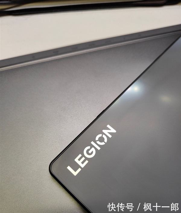 ip首款电竞平板？联想高管晒“Legion”拯救者平板真机：屏幕8英寸左右