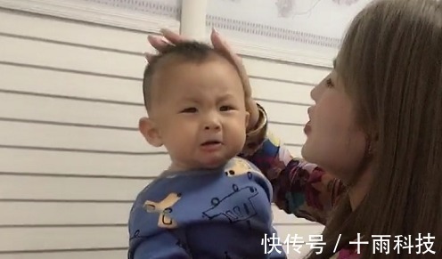 兔哥|“不着调小姨”忽悠娃火了,一脸淡定的娃硬是被“哄哭”了