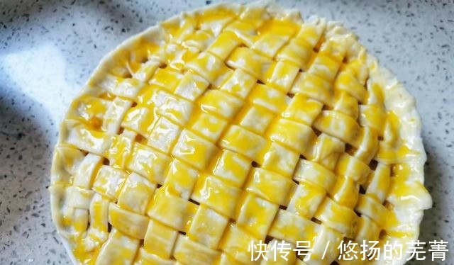 寒冷的冬天最馋这红薯流心派，香甜美味有营养，做法简单适合小白！