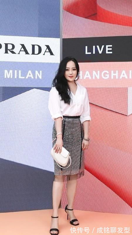 针织衫|章小蕙真是时髦精,穿衣打扮雍容华贵不失名媛范,一点都不像58岁