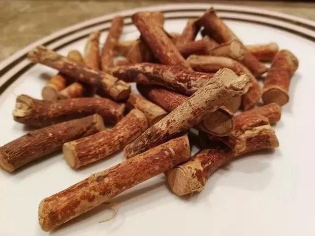 黄芪|【健康】它是“广东人参”，用它煲汤祛湿解暑，老少皆宜