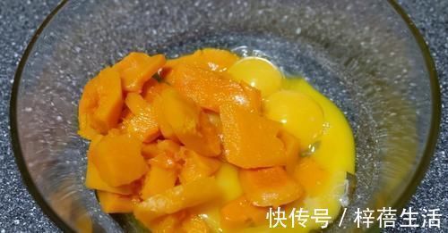 不用烤箱就可制作好吃的早餐蛋糕,简单轻松,直接告别喝粥式早餐