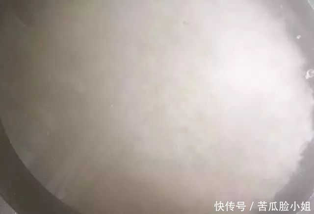 一盒牛奶一碗米,六克酵母四勺糖,在家制作儿时最爱的美食蒸米糕