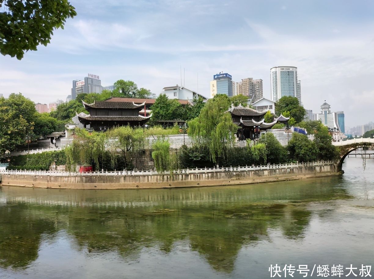 休闲|来贵阳旅游首站去哪？建议一水光山色景点，休闲与远眺好去处