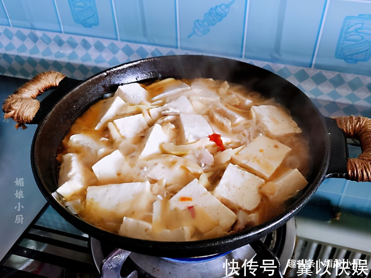 黑胡椒|两口子的节俭生活,早餐炒面营养全,午餐一锅煮有菜有肉有汤鲜香