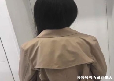 袭胸|女子去理发店洗头,被要求解掉两粒扣子,然后员工“手滑”两次