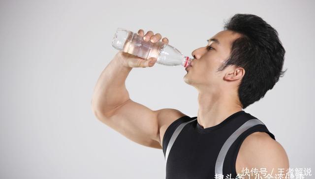 通便穴|手上有个“通便口”,便秘的人,每天按一按,排便会变得轻松顺畅