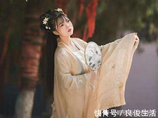 歌姬$杜牧为歌姬绿珠写下这首诗，将跳楼写得如此唯美，却令人心碎