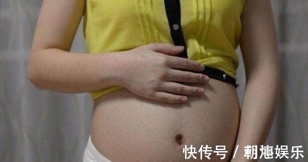 羊水|怀孕后孕妇从这周开始显怀，如果肚脐没有这种表现，说明很有福气