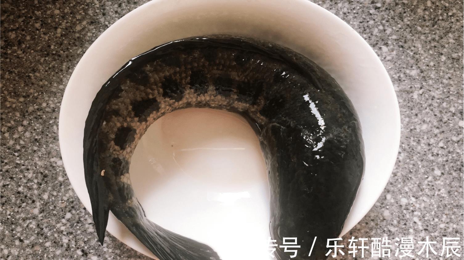 草鱼|入秋后，草鱼鲫鱼靠边站，不如吃它，肉肥刺少，常喝气色更好