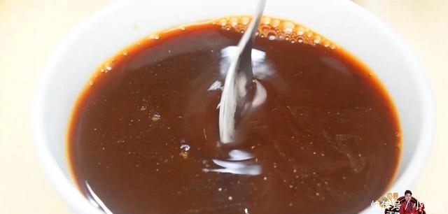 鱼香茄子的正宗做法,咸香可口好吃极了,看看你喜欢吃不?