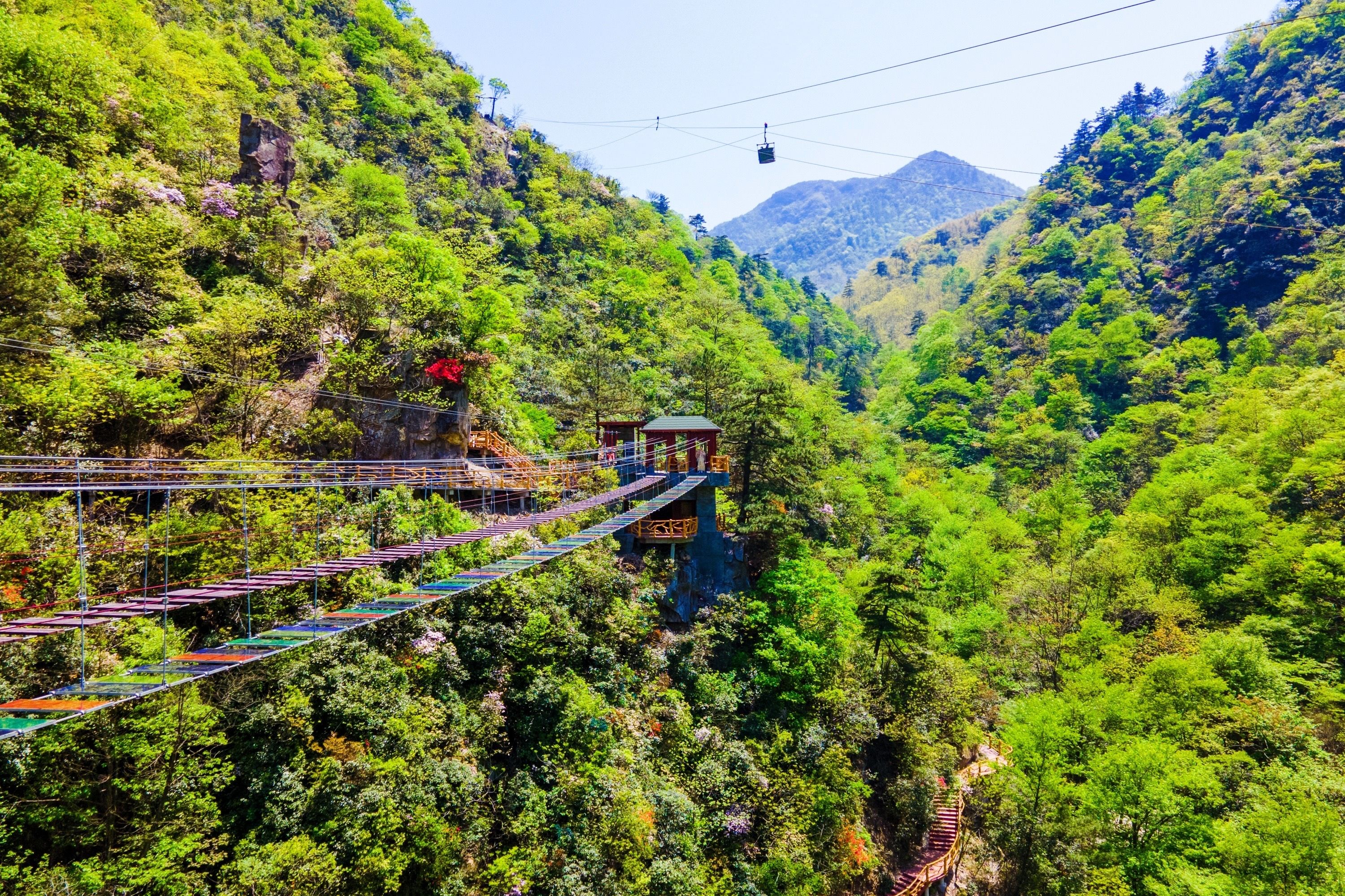 安吉浙北大峡谷，北纬30度线上的奇特山景，九大游乐项目等你挑战