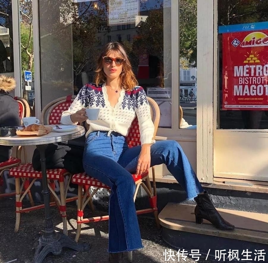 颜色 今年很流行“奶奶衫”,看似显老,穿上却很减龄,百搭不挑人