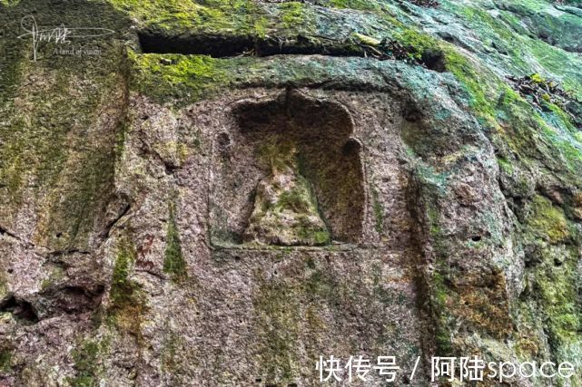 结跏趺&宝石山上的摩崖造像本是经典,奈何现在有几座却被“补”成了笑话