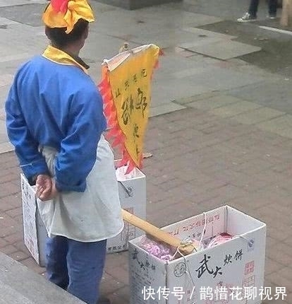 |搞笑GIF图:车子人太多,我们只好另想办法了,就是太冷了!