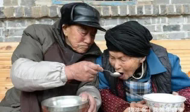 睡眠时间|避免出现老年痴呆,建议大家养成这7个习惯,不妨试一试!