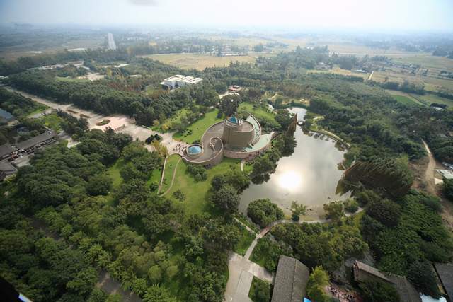 三星堆遗址|三星堆民间有一件文物,它的名字叫“人背龙”这件文物是真是假