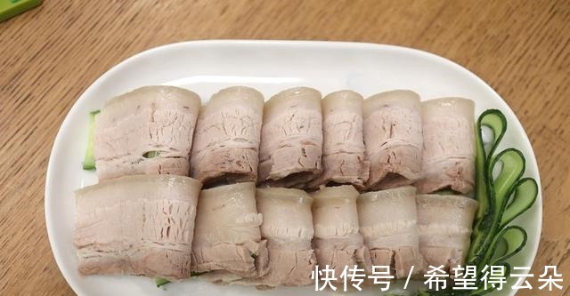 蒜泥白肉|蒜泥白肉经典菜目的家常做法,好吃不腻还下饭!