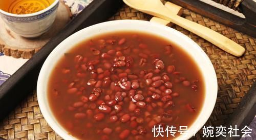 不管煮什么豆子，都不要直接下锅煮，教你一招，十分钟软烂开花