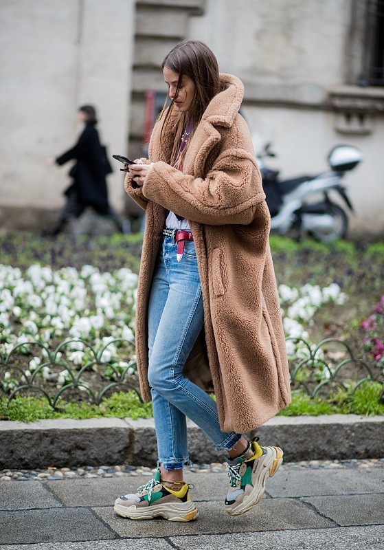 “时尚黑马”羊羔毛外套怎么选? 9套穿搭干货分享, 快来抄笔记吧