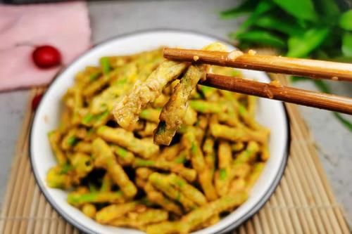 营养|伏天，最该吃的除了茄子还有它，蒸好浇上料，营养补钙促消化